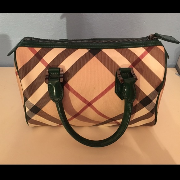 Burberry Other - Burberry purse